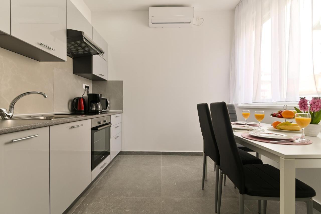 Apartmani Castrum Kaštela Exteriér fotografie